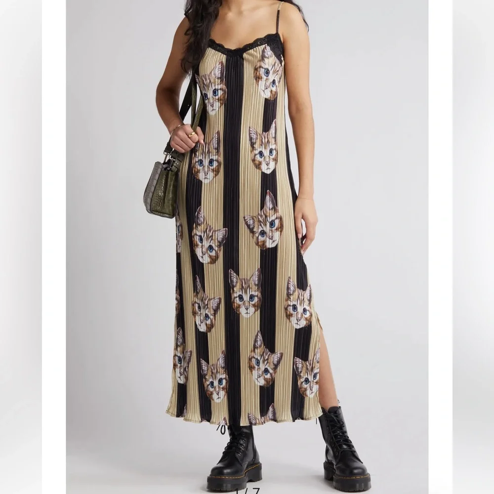 COPY - EUC Dressed in Lala Money Honey Plisse Slip Dress in Pretty Kitty - Picture 1 of 3